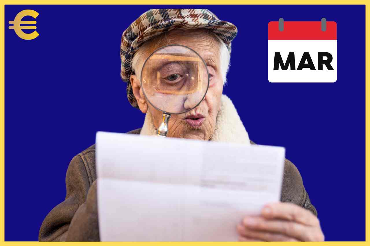 pensionato controlla cedolino di marzo