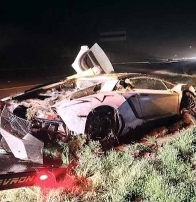 Lamborghini Aventador SV distrutta