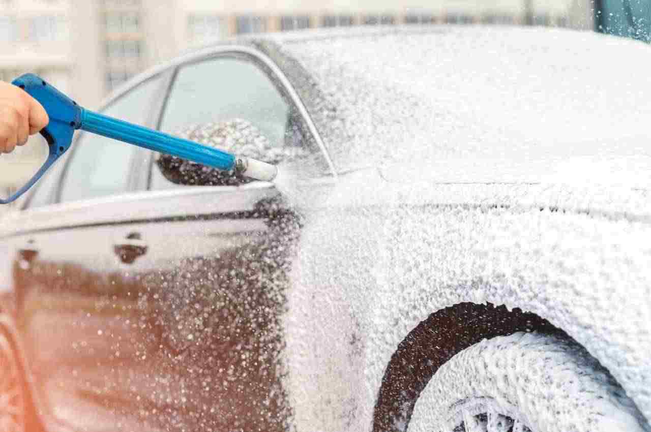 lavare l'auto senza errori
