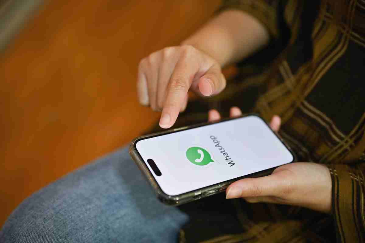 WhatsApp: scoprire chi ha salvato numero