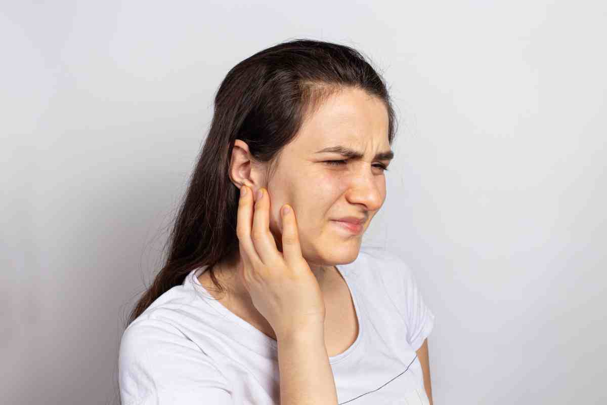 Buco alle orecchie: curare infezione e allergie