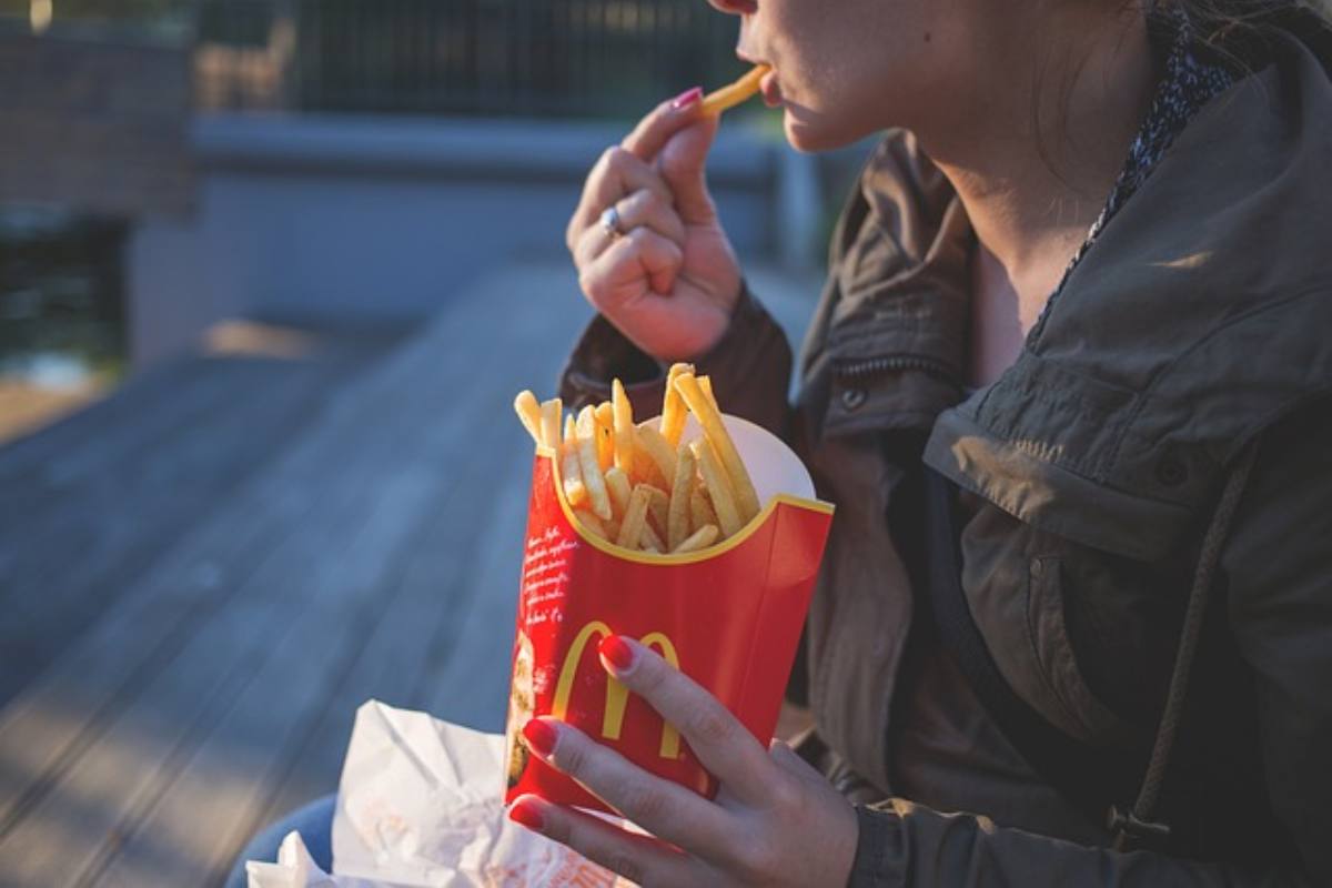 Il logo McDonald's diventa un nuovo trend anche per i capelli