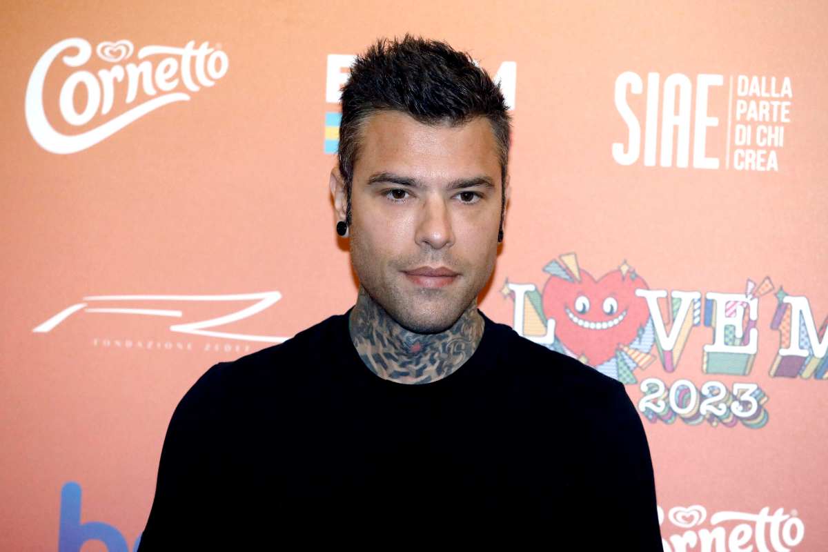 Fedez, come si è vestito alla festa del figlio