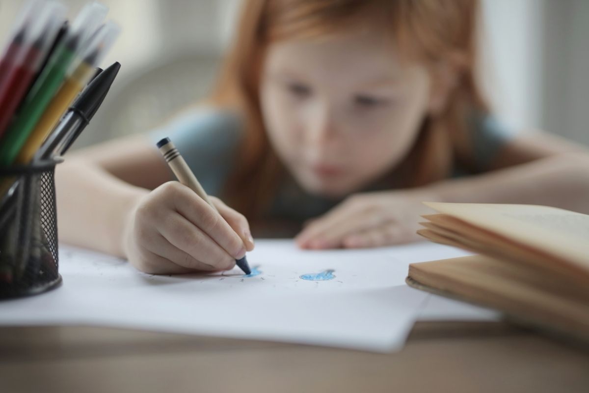 combattere la dispersione scolastica con la plastica