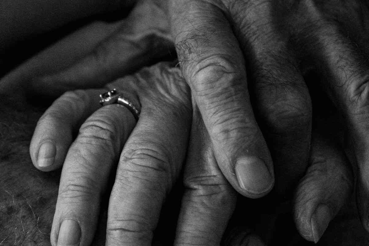 57 anni di matrimonio insieme e muoiono a poche ore l'uno dall'altra
