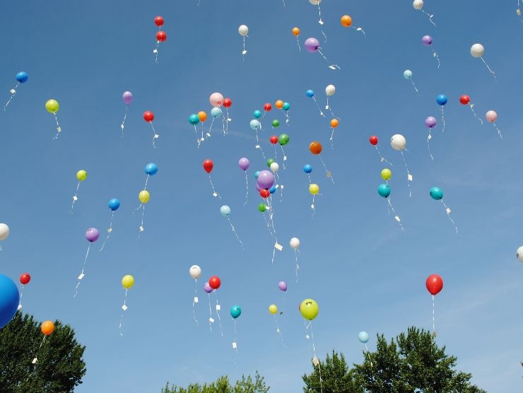 comune italiano vieta palloncini