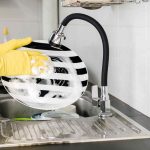 Lavare piatti non usare spugne plastica